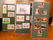 Примеры эффективного использования стоек «MultiMaster» для экспонирования детских рисунков на II-ом Международном Конгрессе «Безопасность на дорогах, ради безопасности жизни»